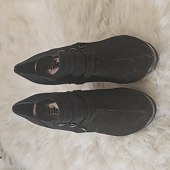 Unlisted E-File black high heel ankle booties 3 buttons side elastic  8 1/2 Med - Picture 2 of 10